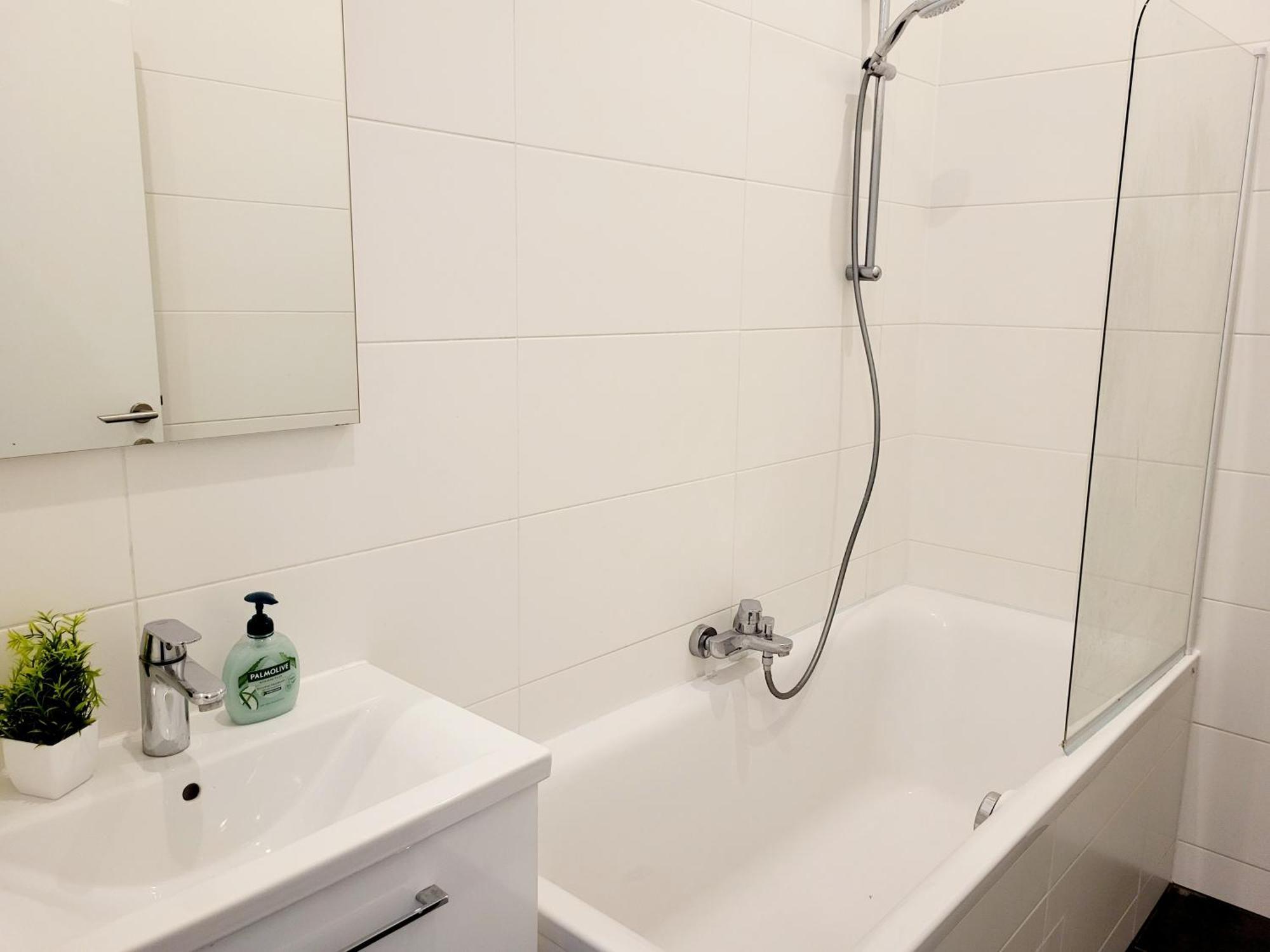 Floridsdorfer Apartment - Free Highspeed-Internet Wina Bagian luar foto